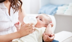 Ass mat et garde d'enfant allaité : comment faire ?